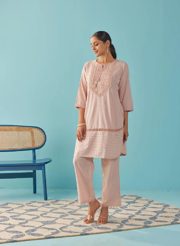 Solid Peach Textured Kurta Set with Schiffli & Lace Work