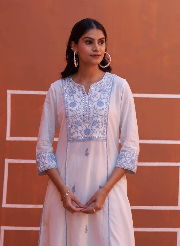 White A Line Embroidered Kurta with 3/4th Sleeves