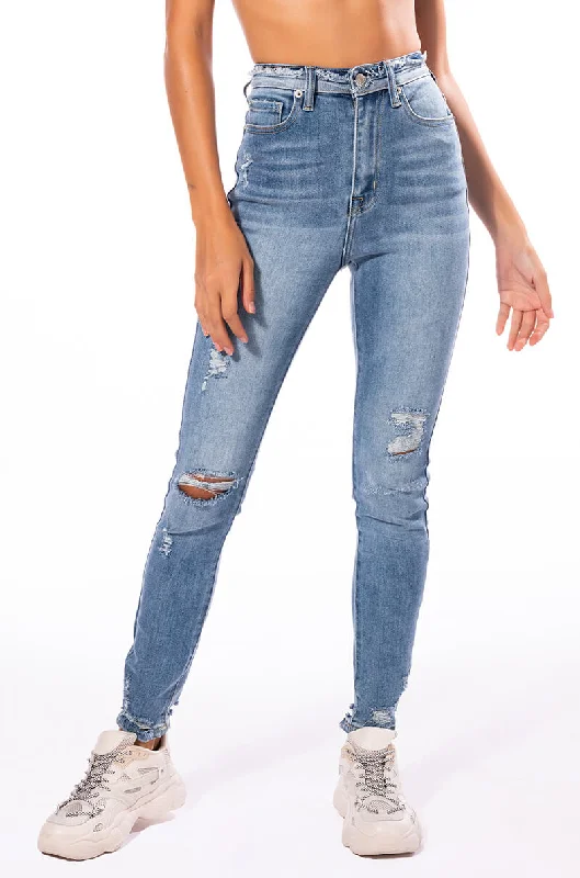 DETAILS MAKE PERFECTION HIGH RISE SKINNY JEANS